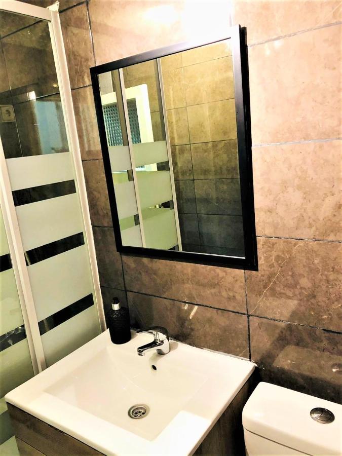 Deluxe Room Center Мадрид Экстерьер фото